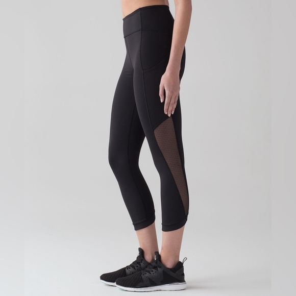 Lululemon Sole Teaining Crop Black Leggings 6 - Picture 1 of 5